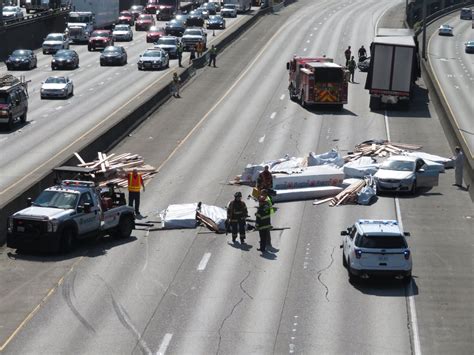 2 Hospitalized after Two-Car Collision on Interstate 5 [Seattle, WA]