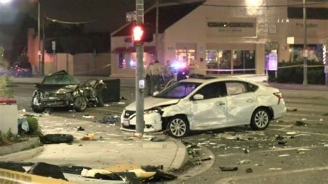2 Injured in Single-Car Crash on Bellflower Boulevard [Lakewood, CA]
