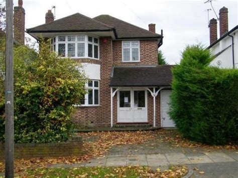 2 VERA AVENUE, LONDON, GREATER LONDON, N21 1RA