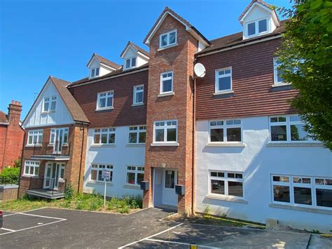 2 bed flat for sale in Boyne Park, Tunbridge Wells TN4