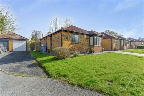 2 bedroom detached bungalow for sale in Birchwood …