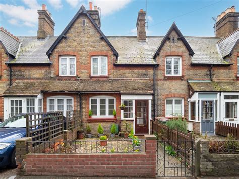 2 bedroom terraced house for sale in Ewell Road, Cheam …