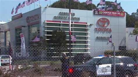 2 dead in domestic violence shooting at Albany Toyota service center