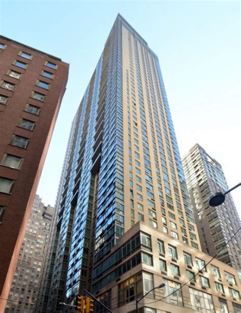 2 gold st. 3 bedrooms in Financial District. Civic Center apartments for rent. Tribeca apartments for rent. Battery Park City apartments for rent. Fulton Seaport apartments for rent. No-fee rentals. Pet friendly for rent. 2 Gold St #5G is a rental unit in Financial District, Manhattan priced at $3,515. 