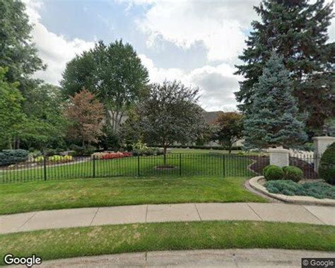 2 Hickory Court, Rock Island, IL with 13527 sqft, 5 bedroom and 10.0 bath is for sale, listed at $1,995,000. Discover more property details and get prequalified at Xome.com