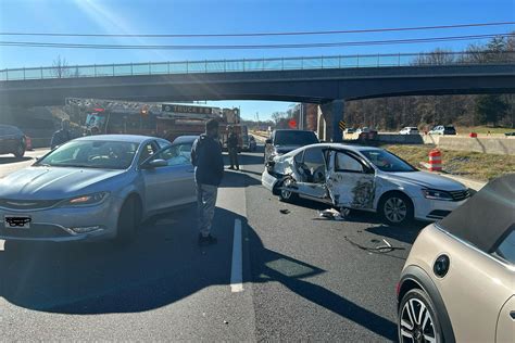 2 hospitalized after 10-vehicle pileup on I-95 northeast of Baltimore
