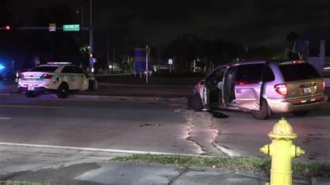 2 hospitalized after MDPD cruiser, minivan collide in SW Miami-Dade