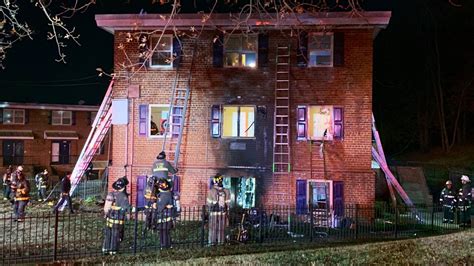 2 injured, 7 displaced after DC apartment fire