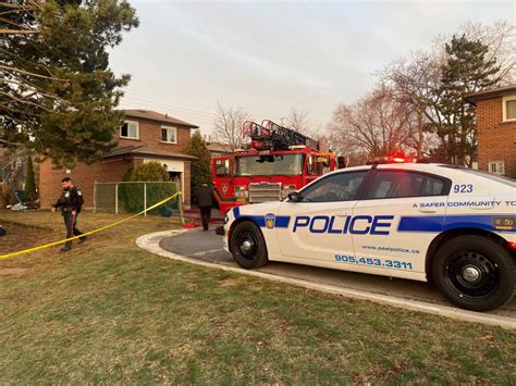 2 injured in Mississauga house fire