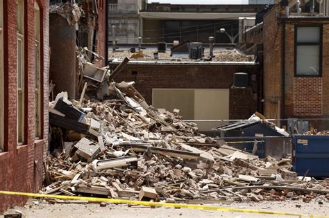 2 likely in Iowa apartment collapse wreckage, more missing, mayor says