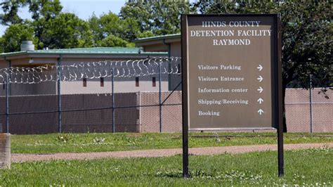 2 men are on the run after breaking out of a Mississippi detention center. Last month, 4 others had escaped from the same facility
