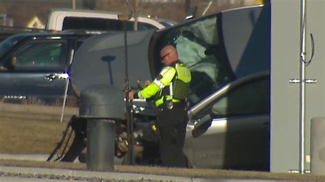 2 men killed in crash on I-76 after driver veers off road