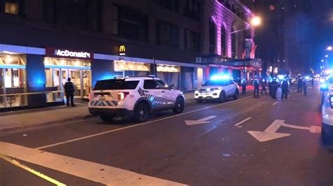 2 men shot in Chicago Loop, good condition: Police
