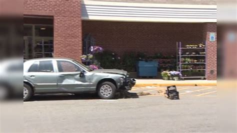 2 pedestrians struck by vehicle after crash outside Arlington Stop & Shop