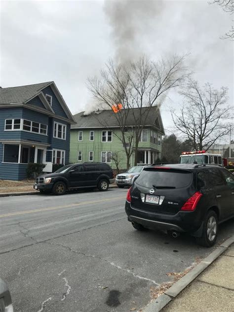2 people rescued from house fire in Worcester