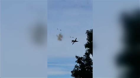 2 people safely eject from jet that later crashed during Thunder Over Michigan air show