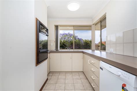 2 Rossiter Way Winthrop