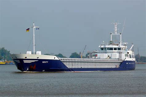 2 ships have collided off the coast of Germany and 6 people are missing