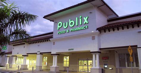 A Florida beach town now has two Publix stores directly next to each other, causing confusion among some residents. Publix opened a new store about 250 feet from the existing Neptune Beach .... 