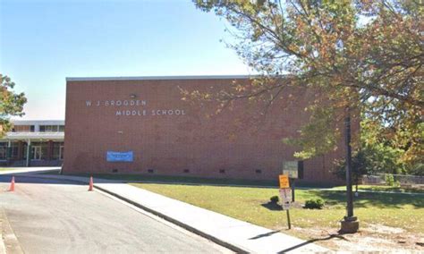 2 teens killed, 1 wounded in shooting near NC middle school