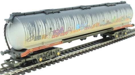 2 x Hornby R6967 100T Bogie Tank Wagons (Weathered