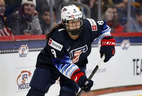 2-time US hockey Olympic defender Megan Bozek retires