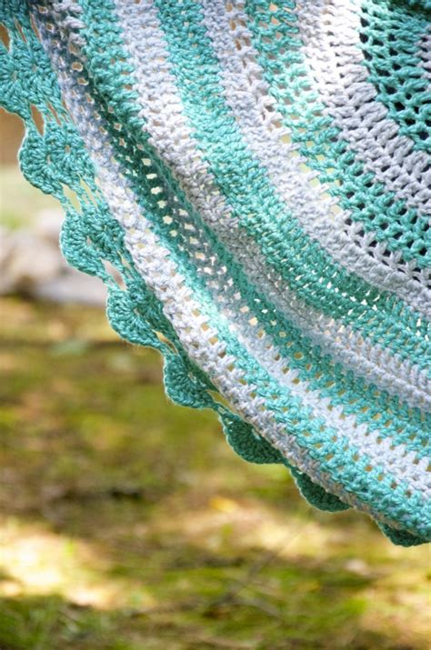 20+ Perfectly Pretty Crochet Shawl Patterns
