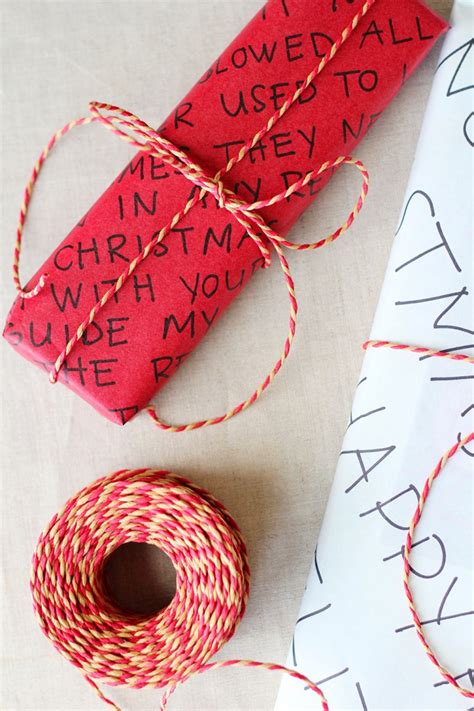 20 DIY Christmas Wrapping Paper Ideas To Make - Shelterness