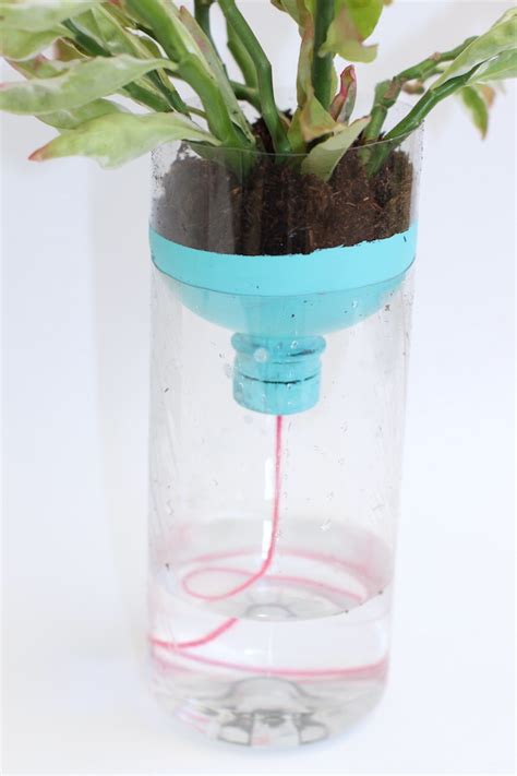 20 DIY Self Watering Planters - Homedit - raincitystudios.com