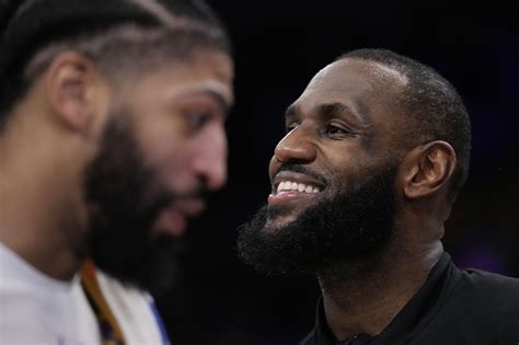 20 and up: LeBron James defies time, propels Lakers to conference finals