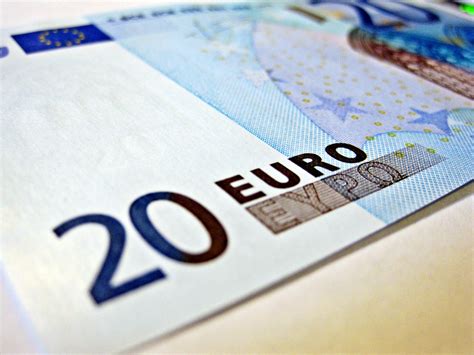 20 euros to dollars. Things To Know About 20 euros to dollars. 