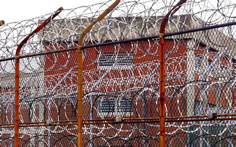 20 hurt when inmate sets fire at NYC’s Rikers Island jail