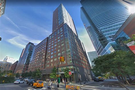 200 north end avenue. 200 North End Avenue #20C is a rental unit in Battery Park City, Manhattan priced at $8,700. 