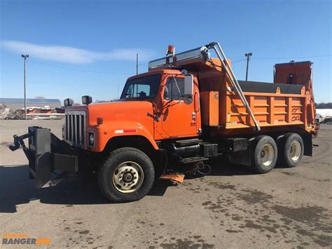 2000 International 2574 Dump Truck