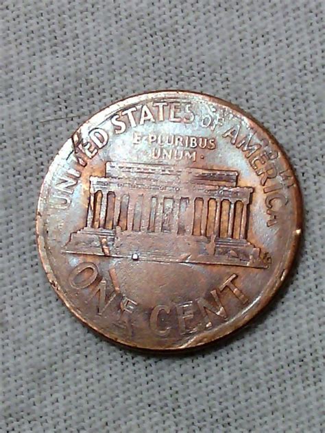 1960 Lincoln small date penny — $2+ 1960