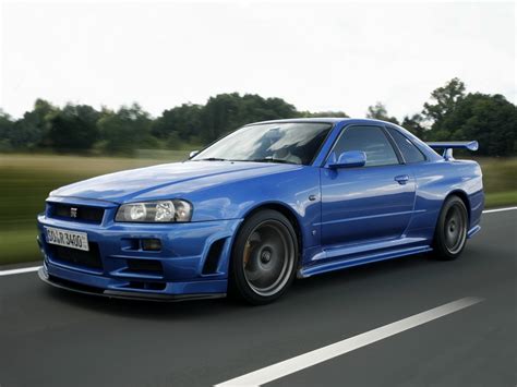 Unleash the Beast: 2000 Nissan R34 Skyline - The Epitome of Japanese Performance