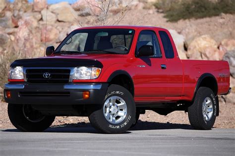 2000 Toyota Tacoma Reviews, Pricing & Specs