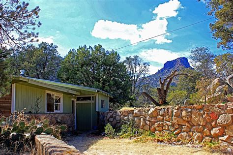 2001 W Thumb Butte Rd, Prescott, AZ 86305 - 3 beds/1 bath