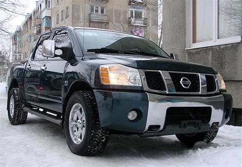 2004 Nissan Titan Specs, Trims & Colors Cars.com