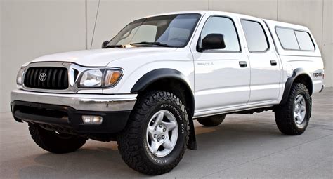 Unstoppable Adventure: 2005 Toyota Tacoma Double Cab 4x4 Ready for the Great Outdoors