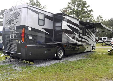 2009 Fleetwood Discovery 40K