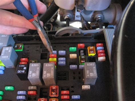 Jan 29, 2021 · A quick video tutorial on the fuse block panel locations in a 2015 - 2020 Chevy Tahoe.More automotive DIY information available at https://www.ProgramYourRem... . 