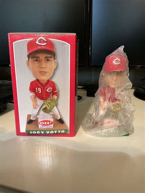 2012 Cincinnati Reds Joey Votto Gold Glove Bobble Head NIB …