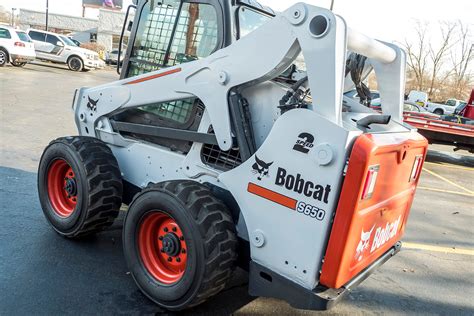 2012 bobcats. The weight of a Bobcat loader can vary widely depending on the model. As of Sept. of 2014, the S70 of the Skid Steer series has an operating weight of 2,795 pounds, while the S750 ... 