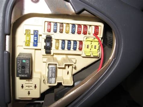 Fuse and relay location. Fuse box diagram. Cigarette lighter fuse. Assignment of the fuses and relay Dodge Avenger 2008-2014. 
