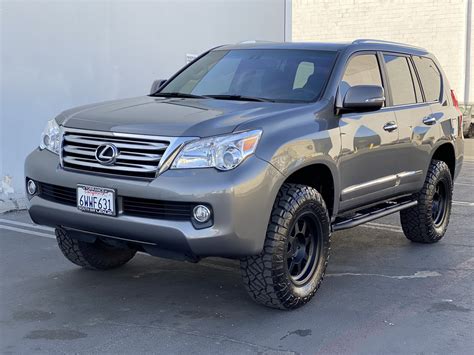 About the 2015 Lexus GX. The 2015 Lexus GX 460 is a traditional 