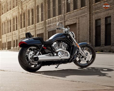 2013 Harley-Davidson VRSCF V-Rod Muscle Review