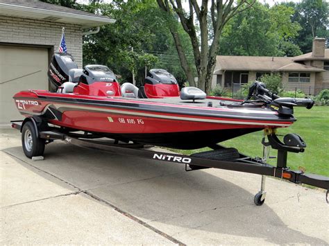 2013 Nitro Z-7 Sport 2013 Nitro Z7 Sport 19' powered by a 150 HP Mercury 4 Stroke motor (under 100 hours) with stainless steel propeller and single axle trailer. Boat is in excellent condition and stays in garage.. 