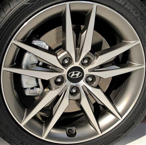 2015 Hyundai Sonata Rims & Custom Wheels at CARiD.com