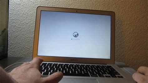 2015 MacBook Air screen flashing white seemingly randomly on